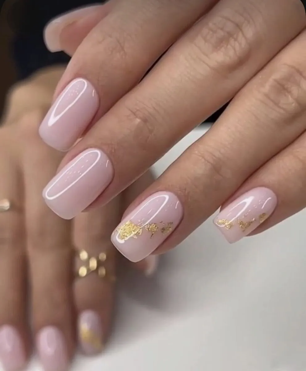 Manicura Semipermanente y Acrílica Barcelona realizada por profesionales en Sinergy Esthetic